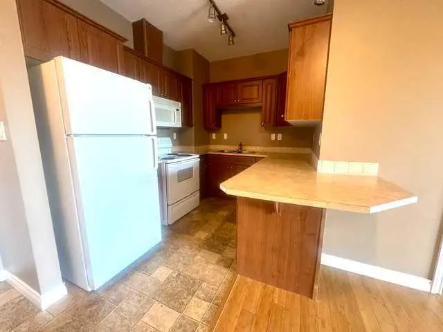 301, 9225 Lakeland Drive 