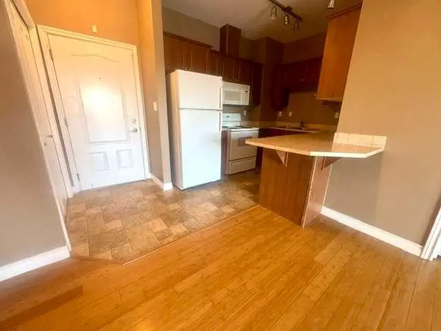301, 9225 Lakeland Drive 