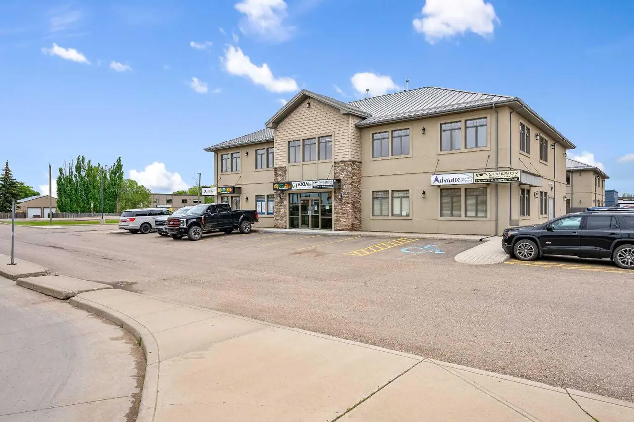 Unit B, 1724 50 Avenue