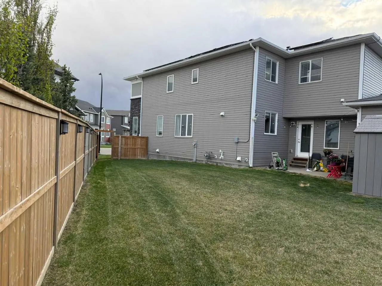 295 Carrington Circle NW