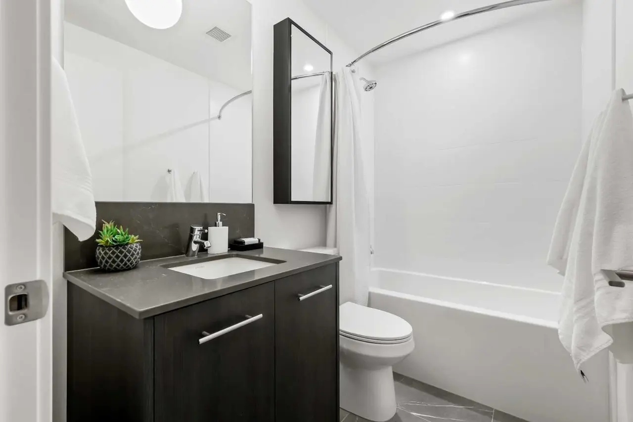 Package #2, 730 2 Avenue SW