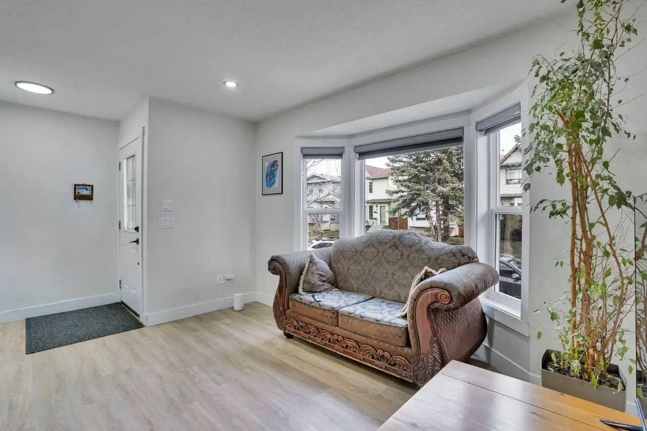 51 Taraglen Road NE