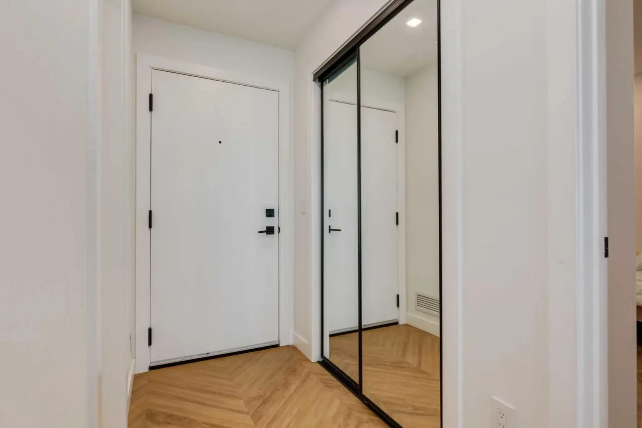 513, 8505 Broadcast Avenue SW