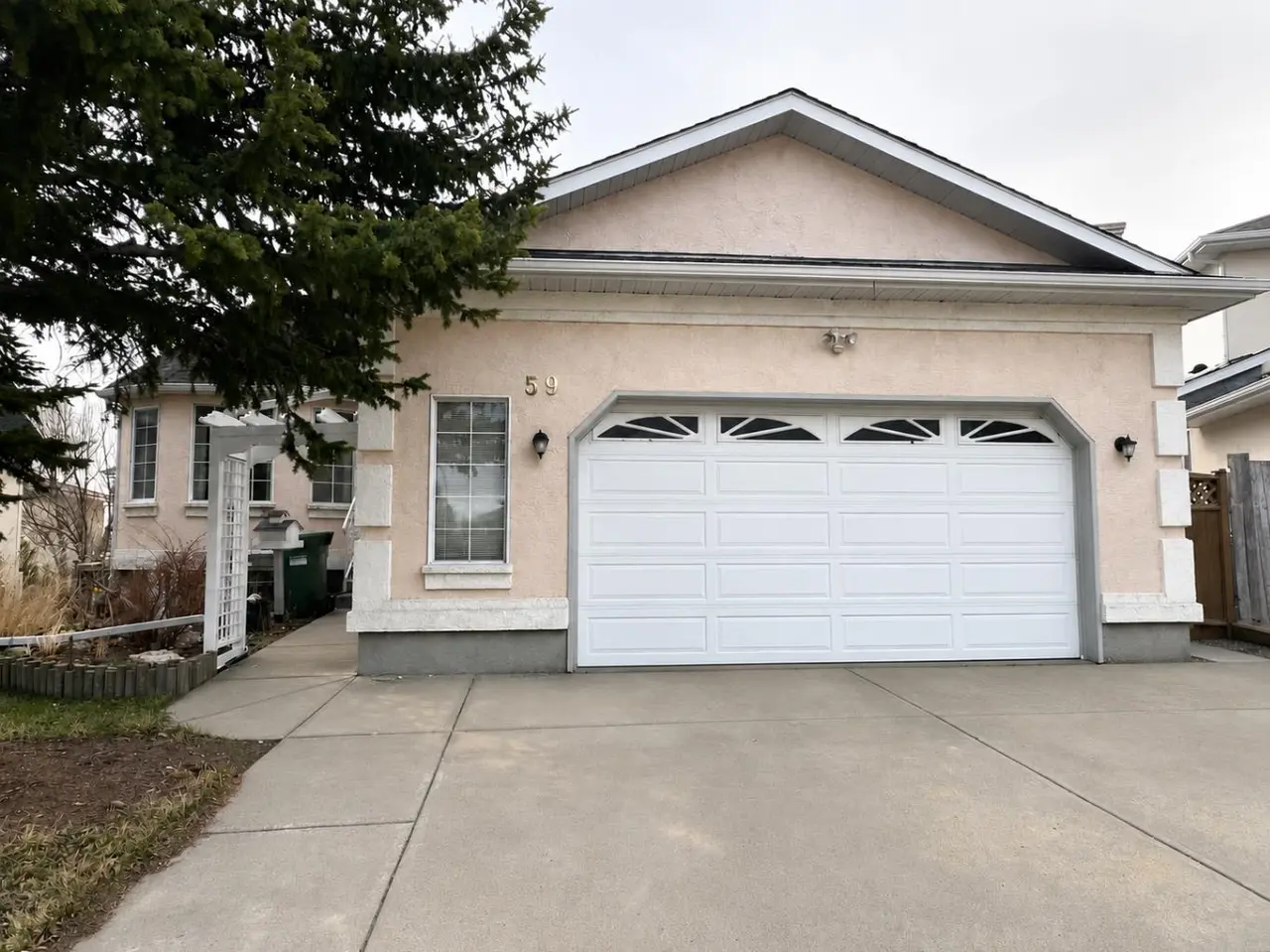 59 Edgebrook Circle NW