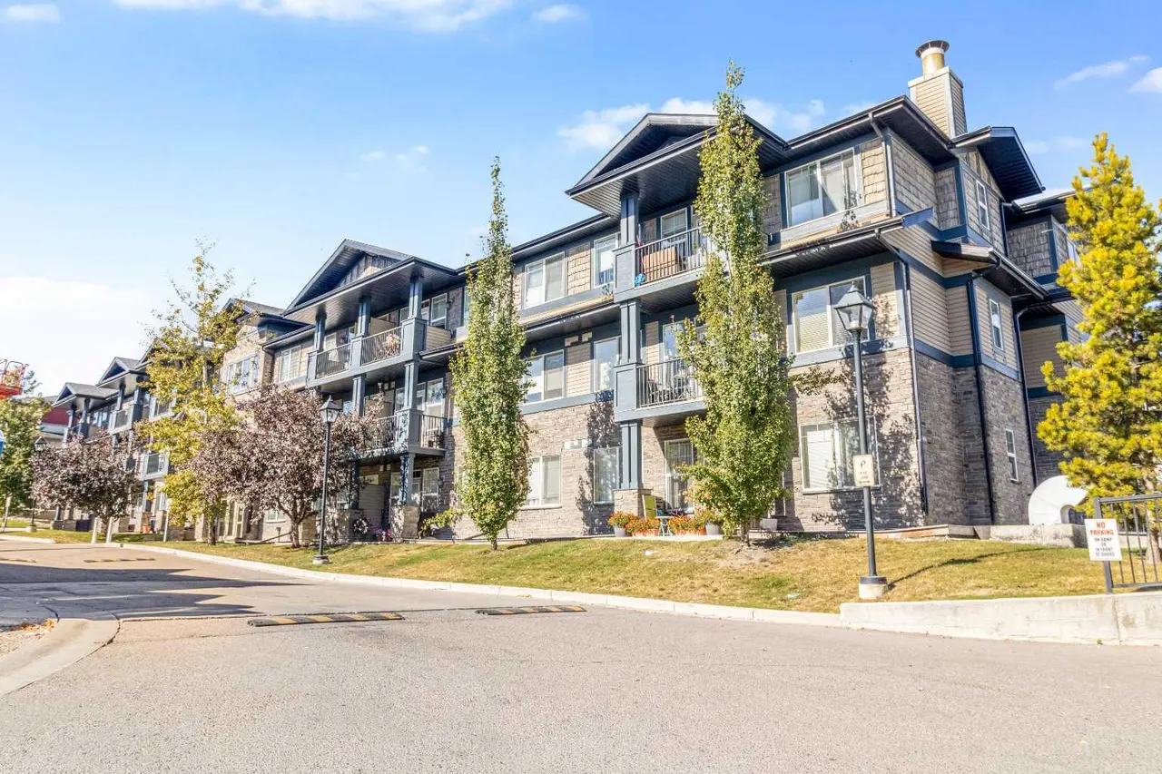 306, 10 Panatella Road NW