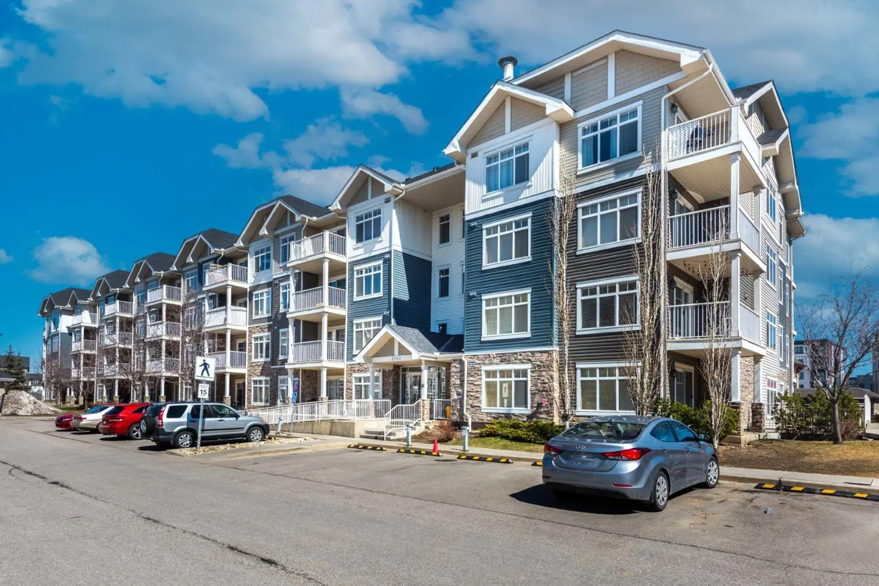 2207, 155 Skyview Ranch Way NE
