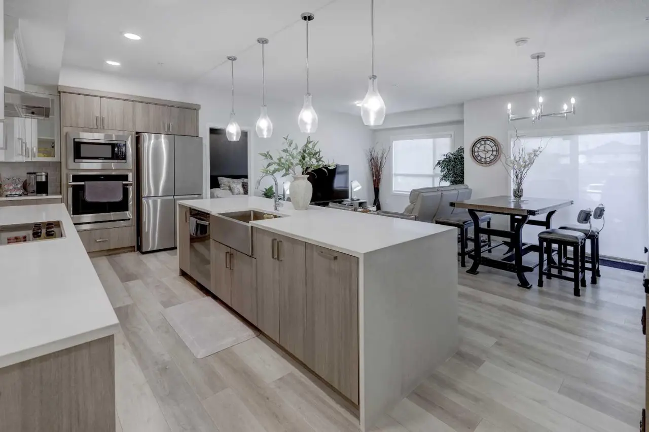 106, 360 Harvest Hills Way 