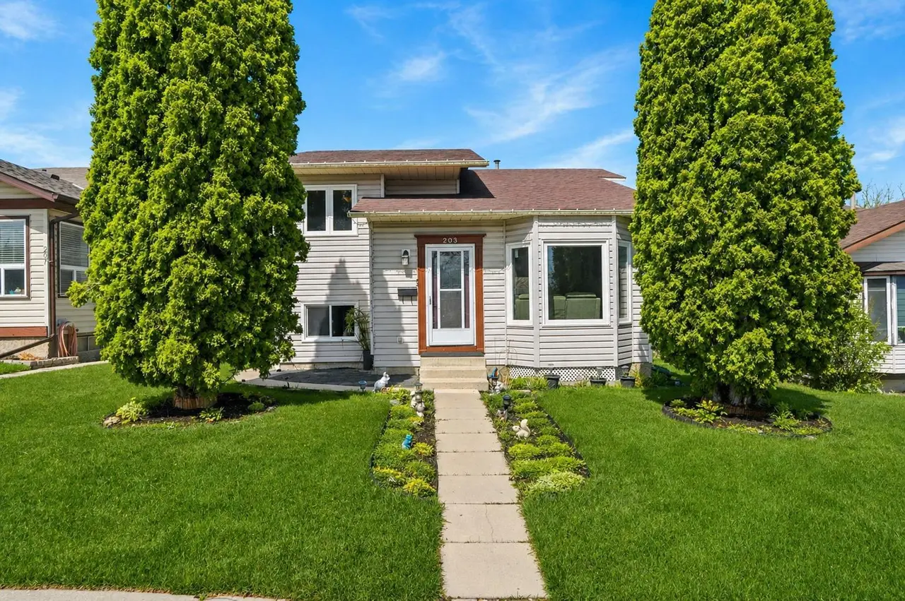 203 Shawglen Road SW