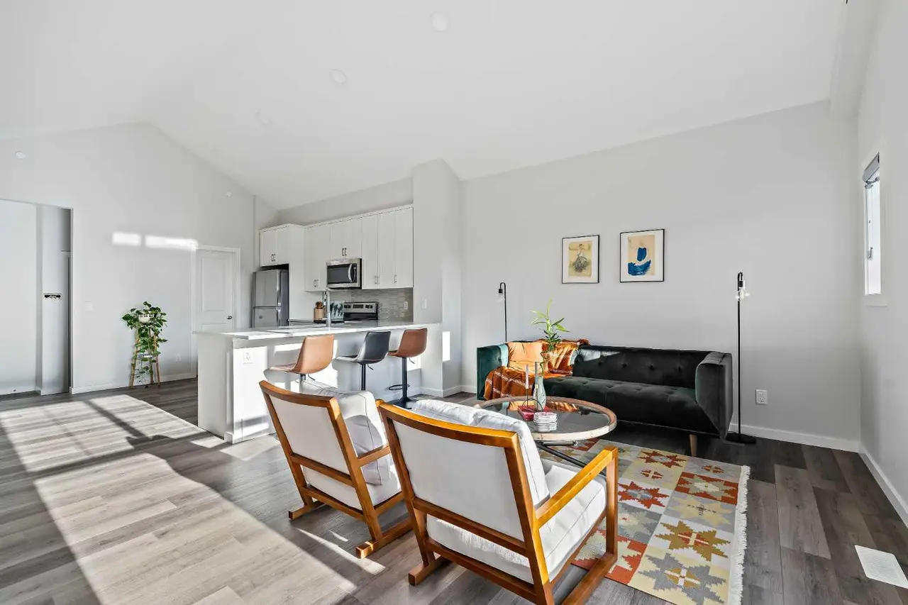 9, 71 Lucas Street NW