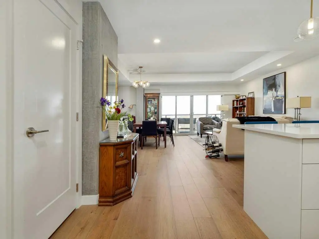 333, 102 Scenic Drive N