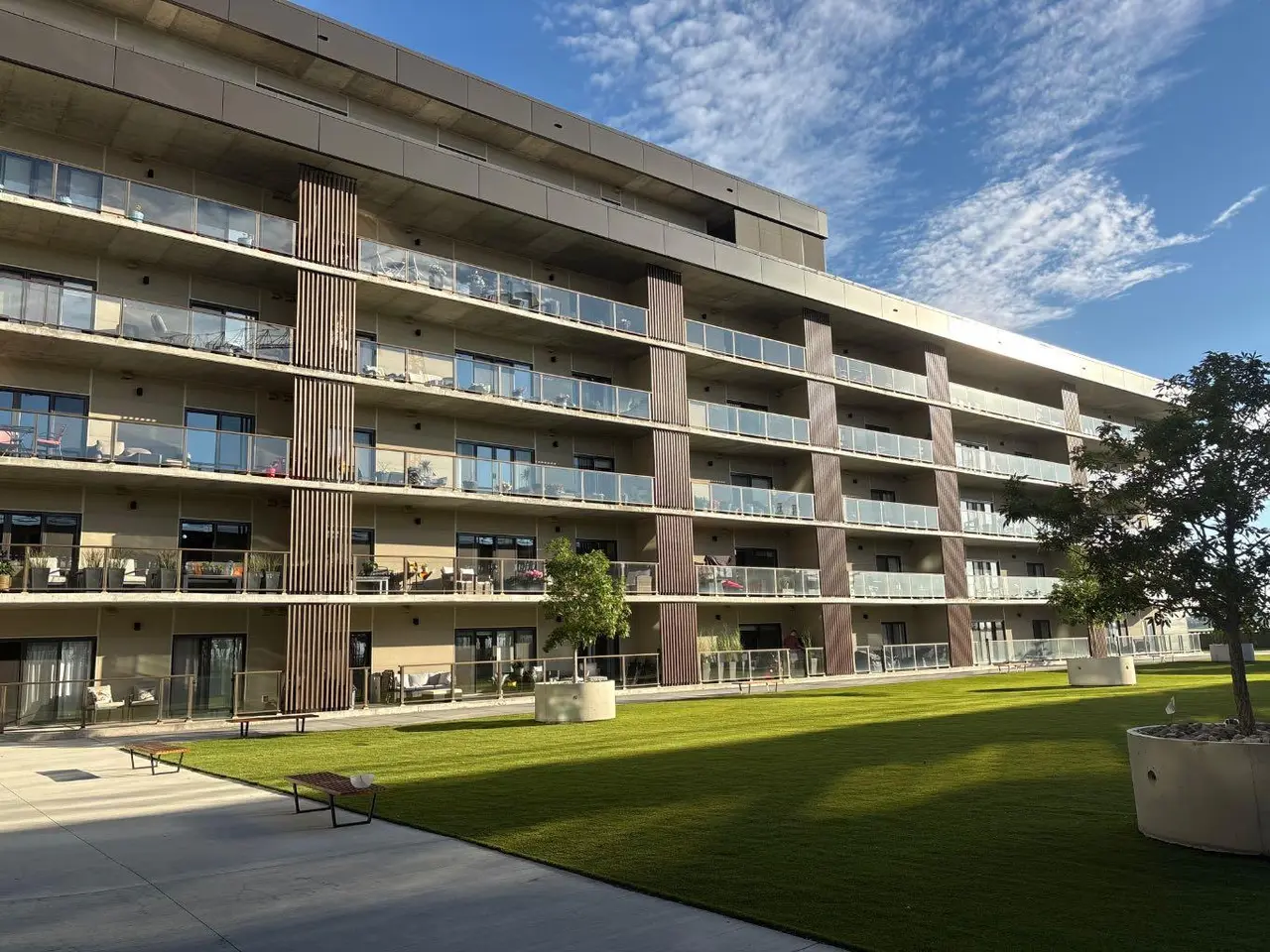 333, 102 Scenic Drive N