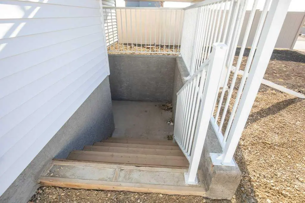 4 Emmett Crescent 