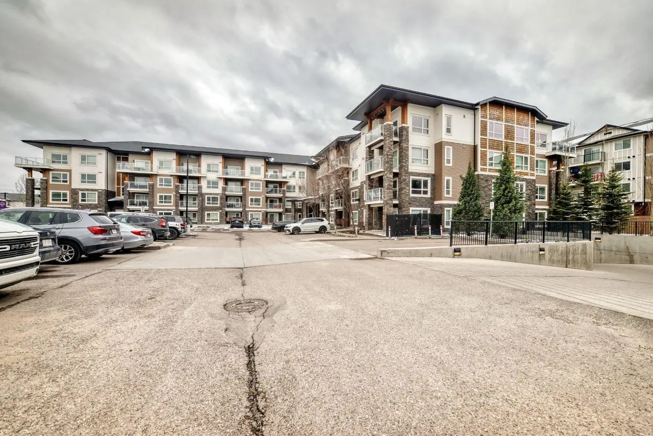 4214, 240 Skyview Ranch Road NE
