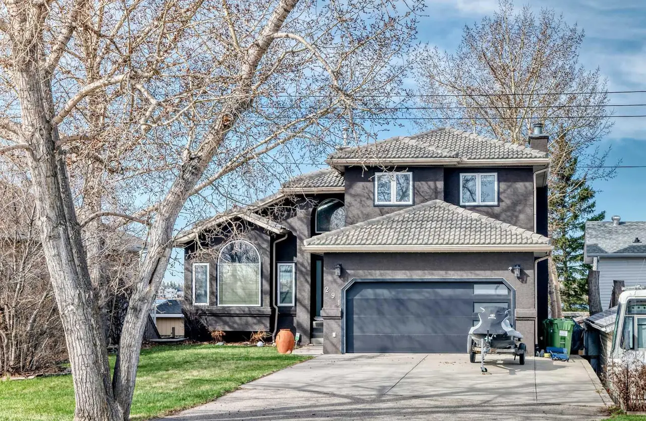 291 EAST CHESTERMERE Drive 