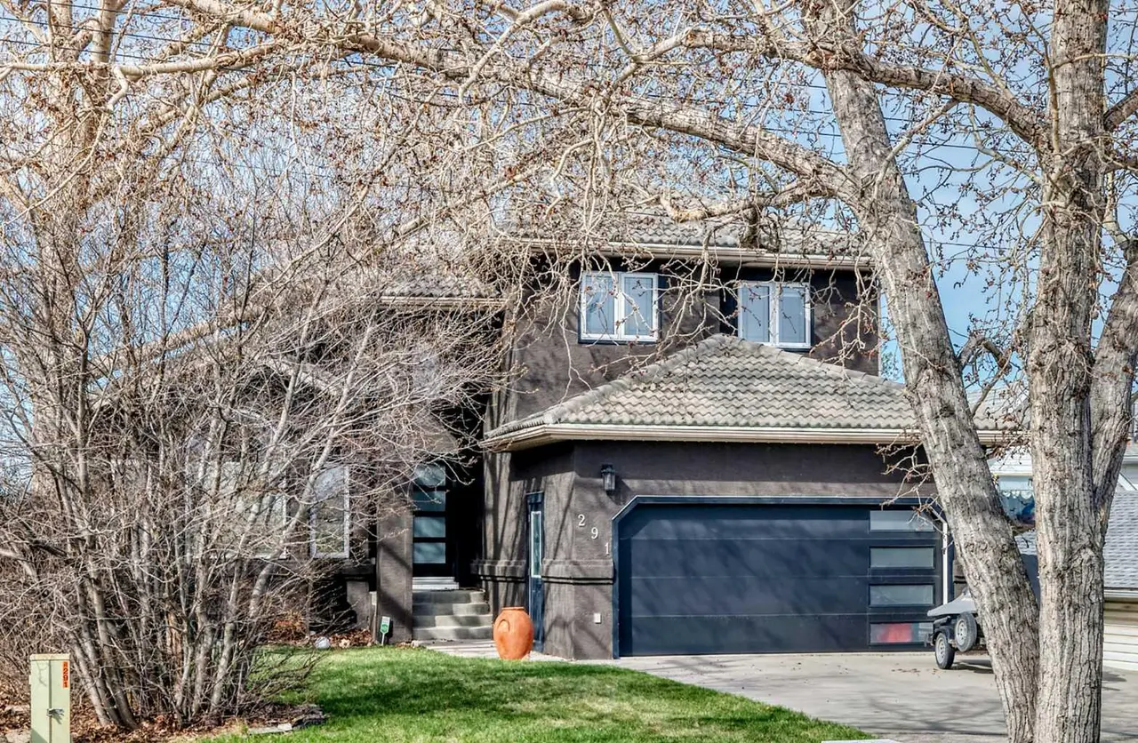 291 EAST CHESTERMERE Drive 