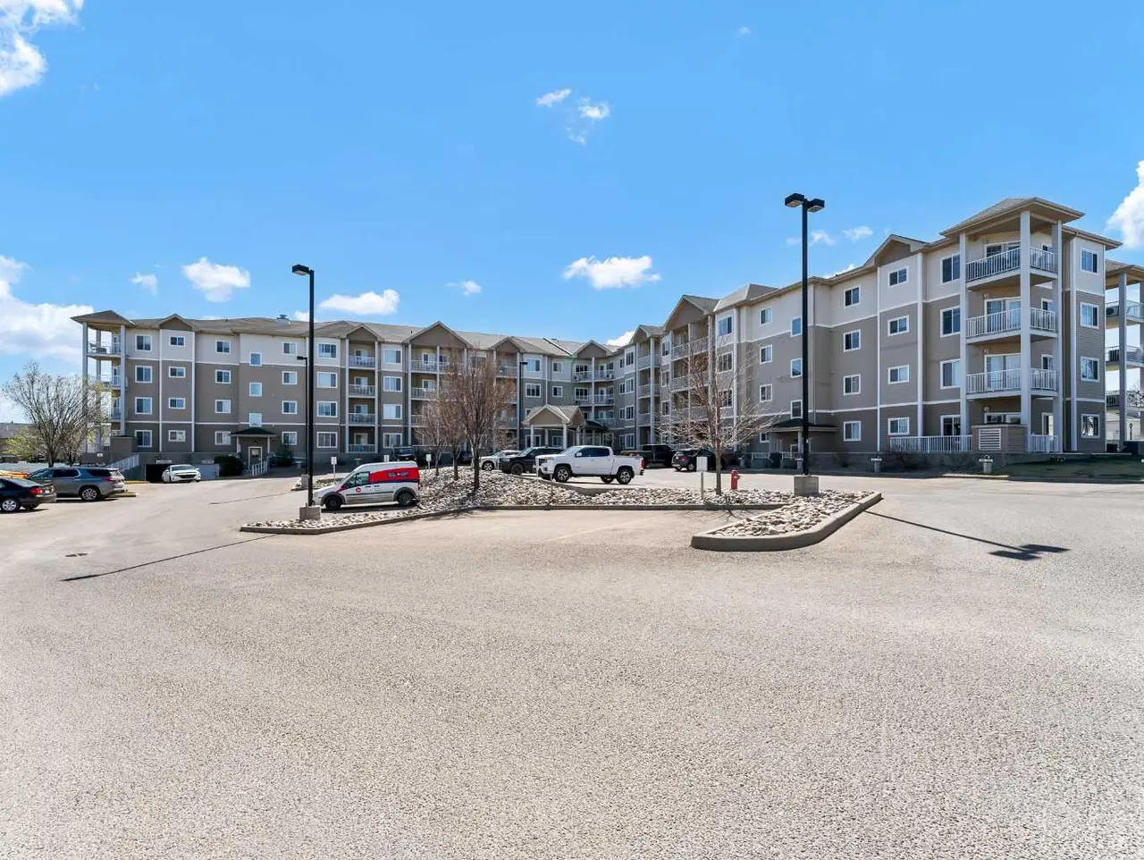 205, 194 Sunrise Circle SW