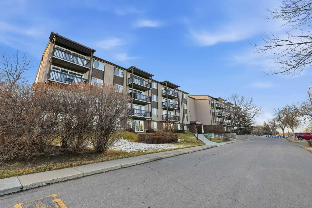 492, 8948 Elbow Drive SW