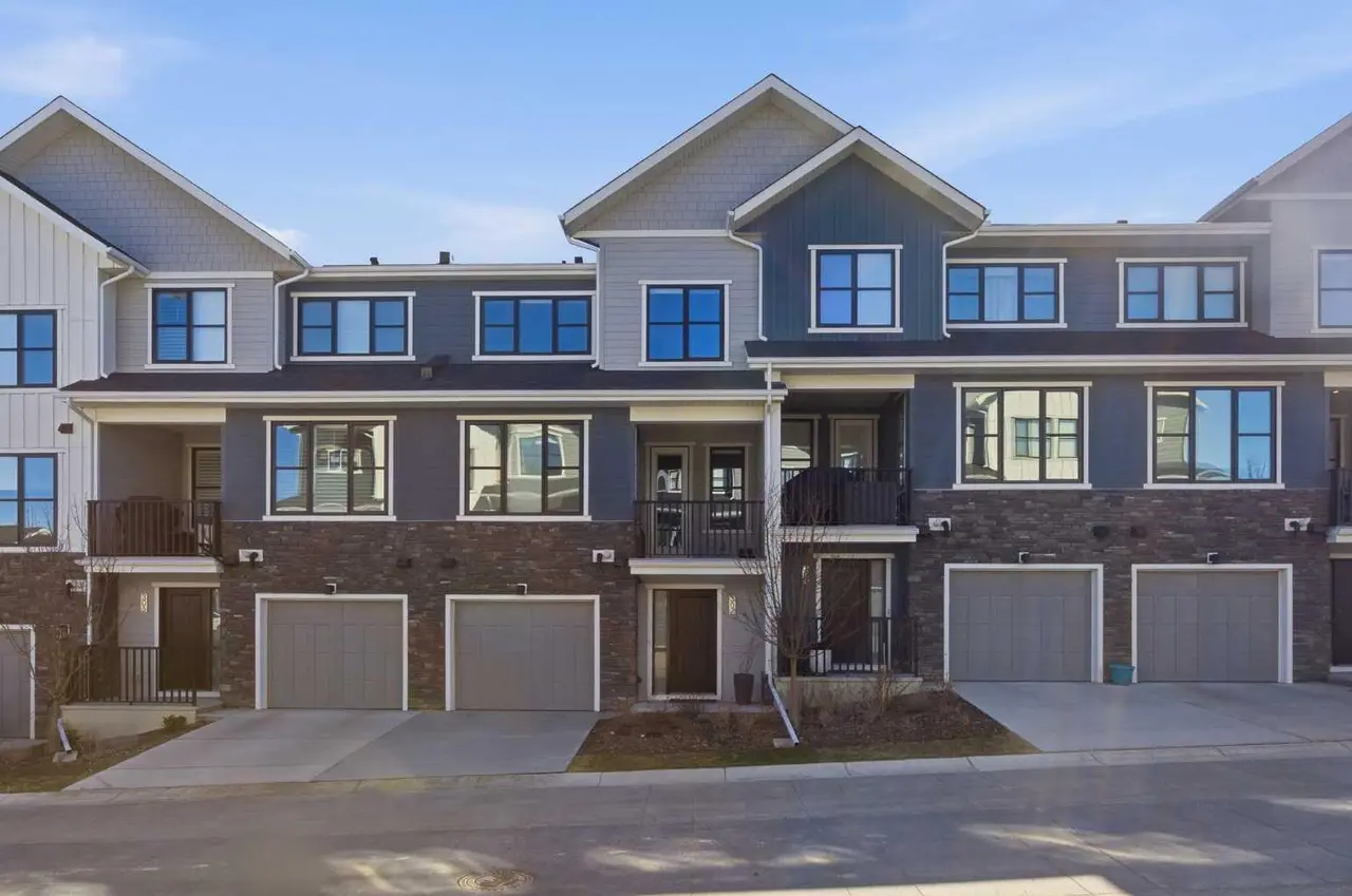 307 Crestridge Common SW