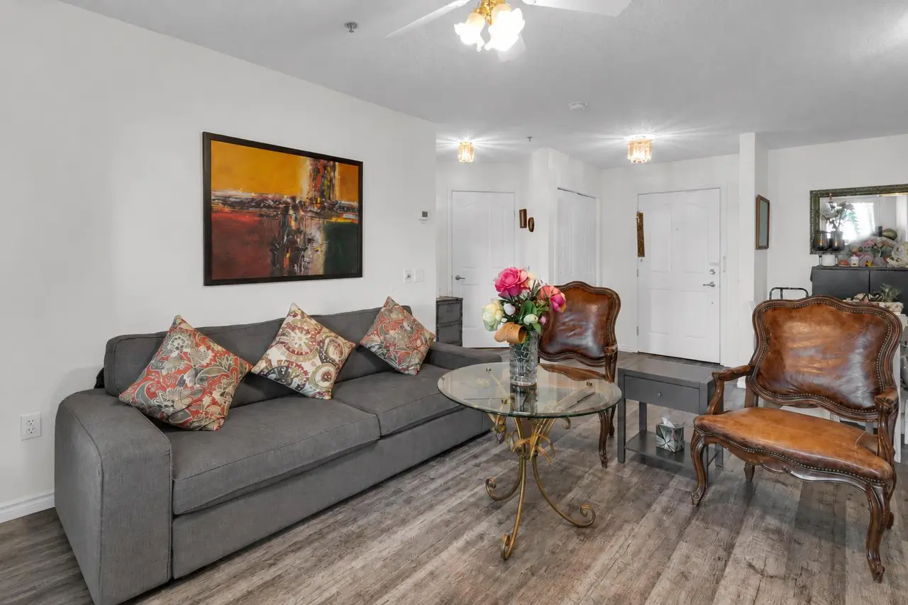 1114, 1818 Simcoe Boulevard SW