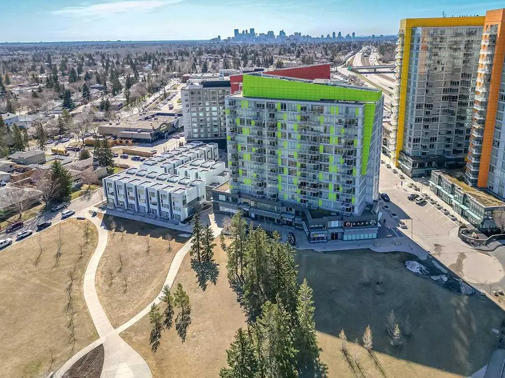 706, 30 Brentwood Common NW