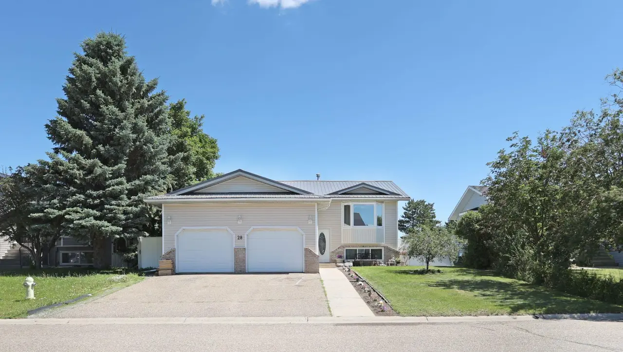 28 Upland Crescent W