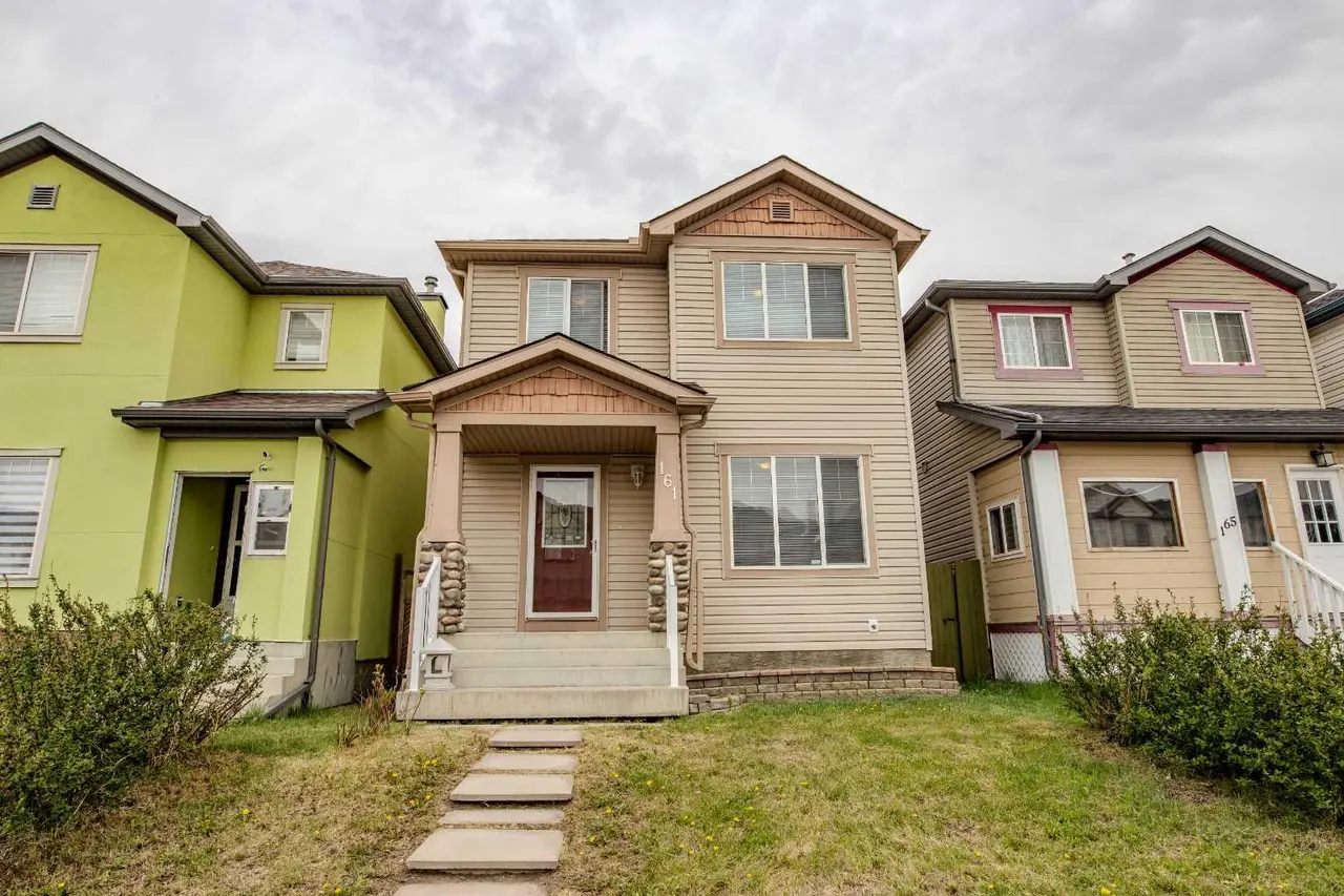 161 Saddlecrest Close NE