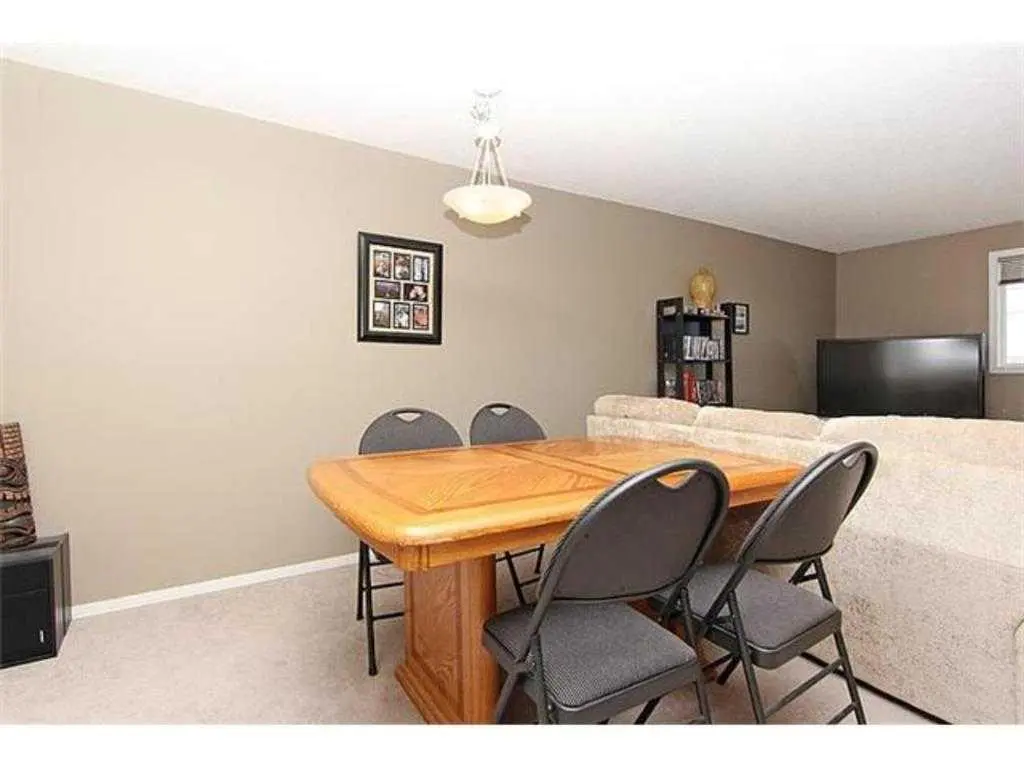2314, 10 Prestwick Bay SE