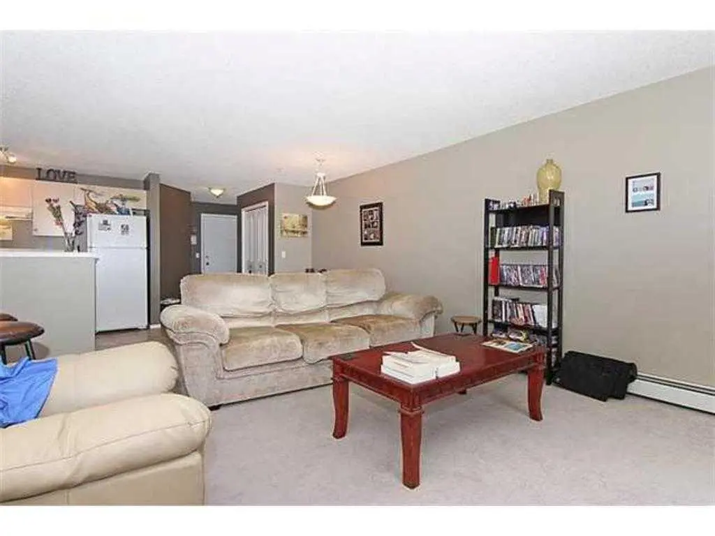 2314, 10 Prestwick Bay SE