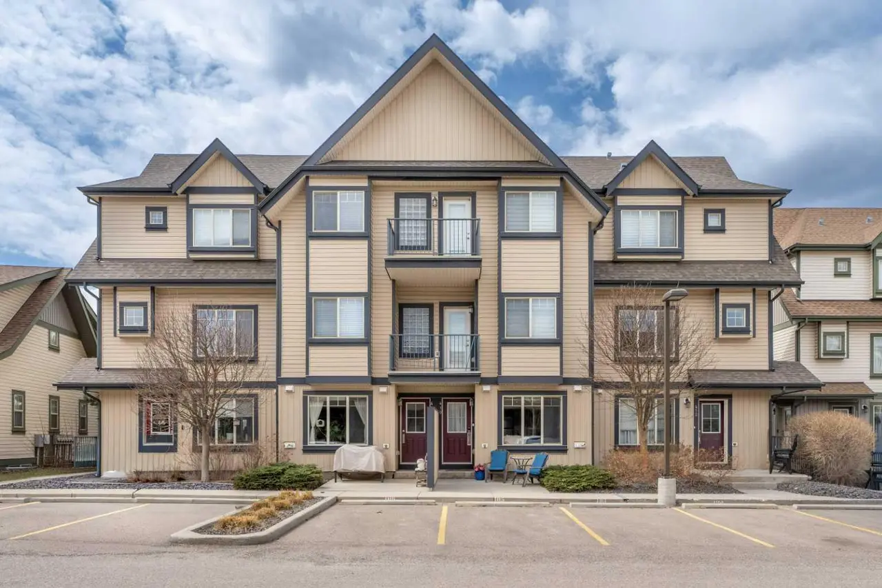 410, 121 Copperpond Common SE