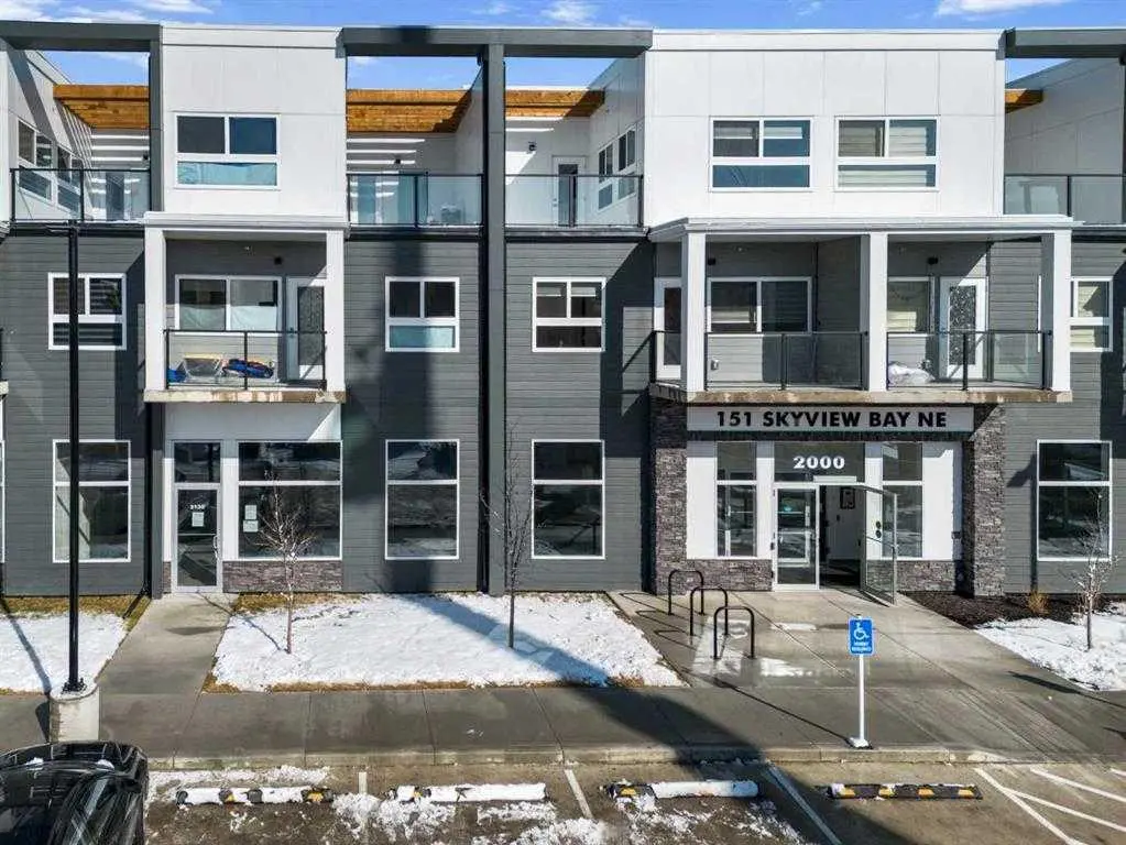 2140, 151 Sky View Bay NE
