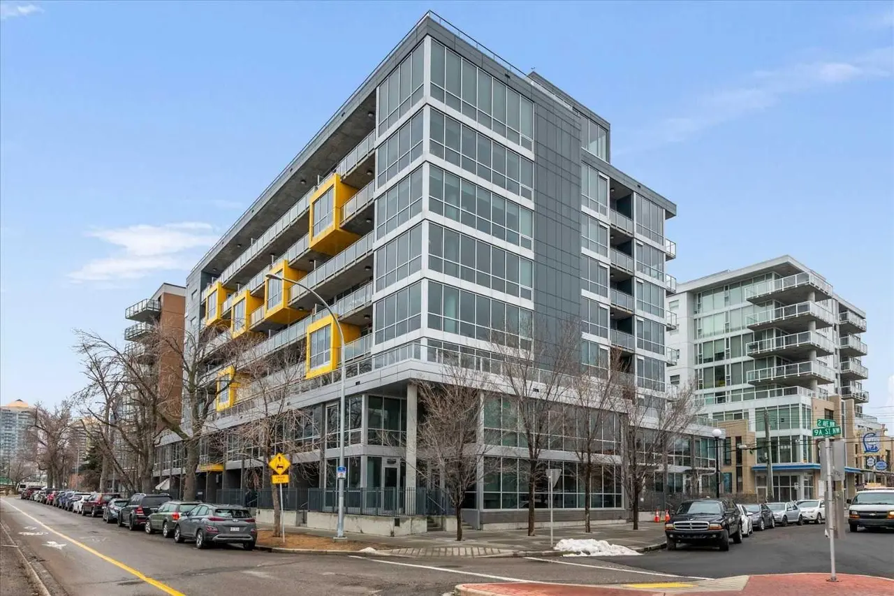 111, 235 9A Street NW