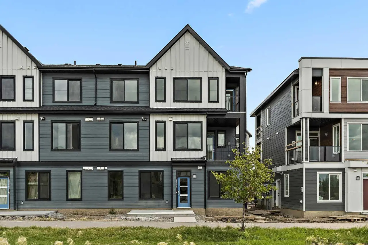 1104, 60 Howse Lane 