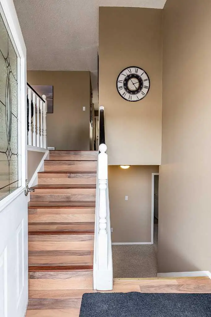 7 Valleyview Drive SW