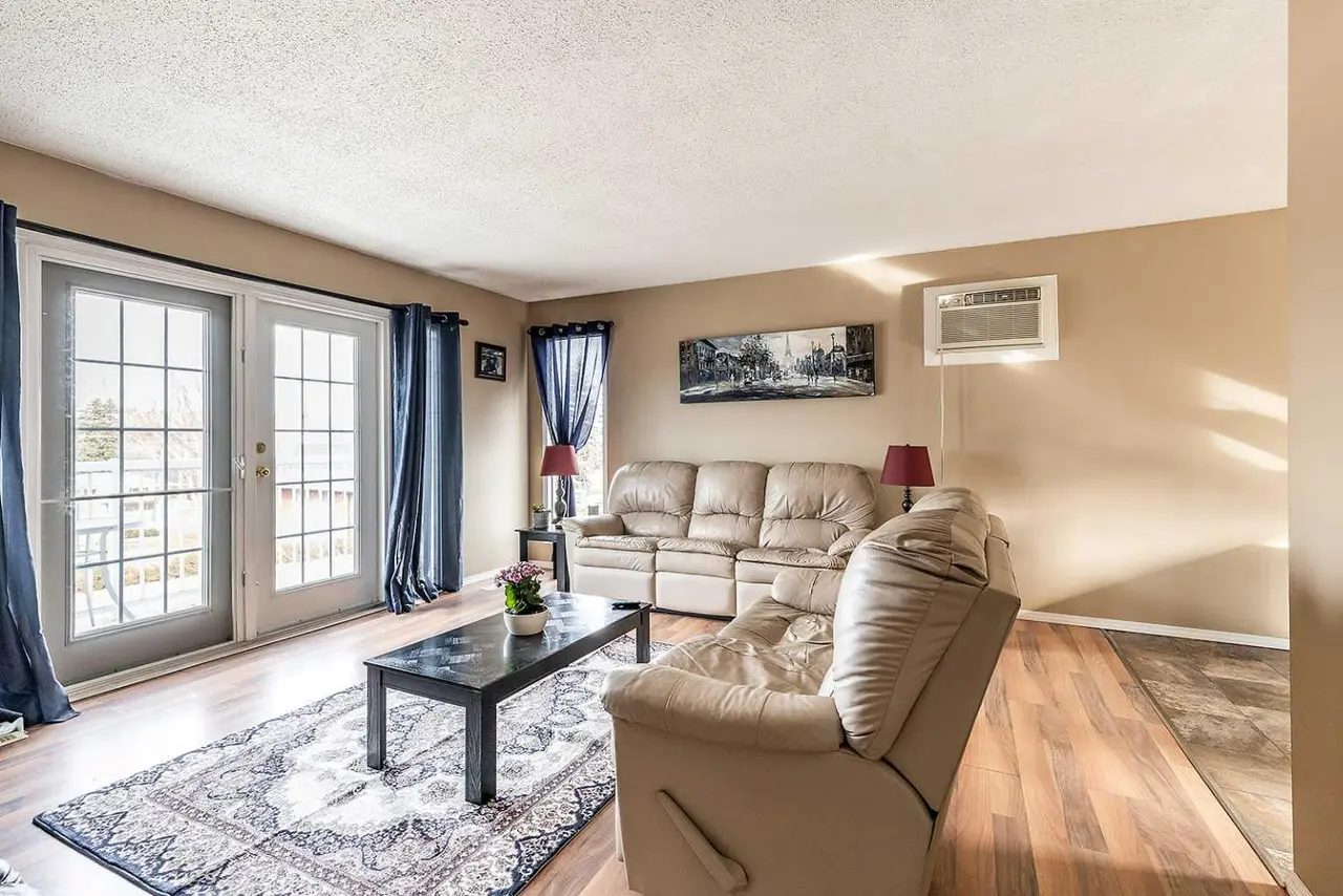 7 Valleyview Drive SW