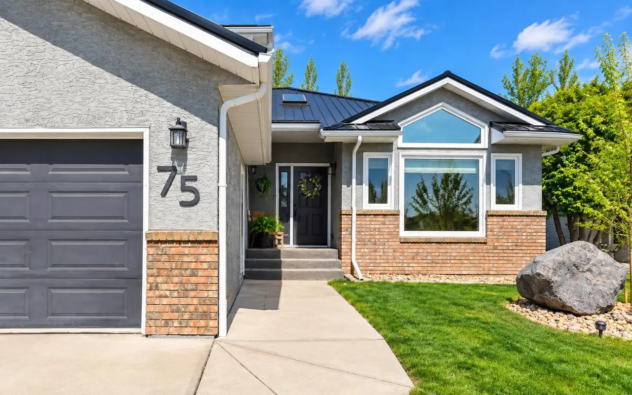 75 Parkland Close E