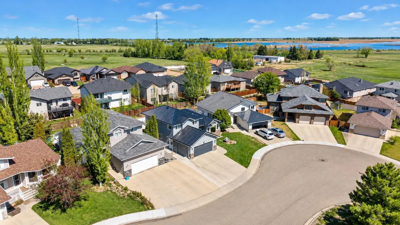 75 Parkland Close E