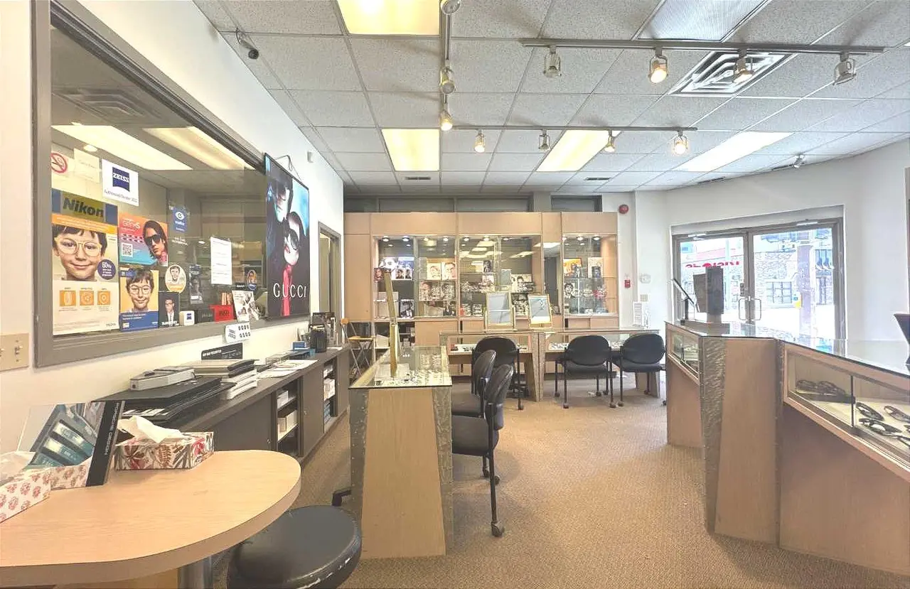 106, 233 Centre Street SW