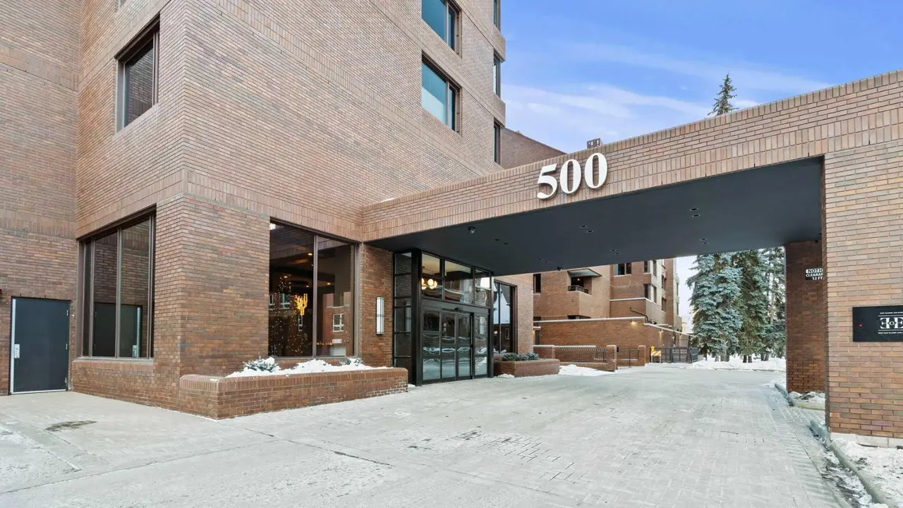 1002A, 500 Eau Claire Avenue SW