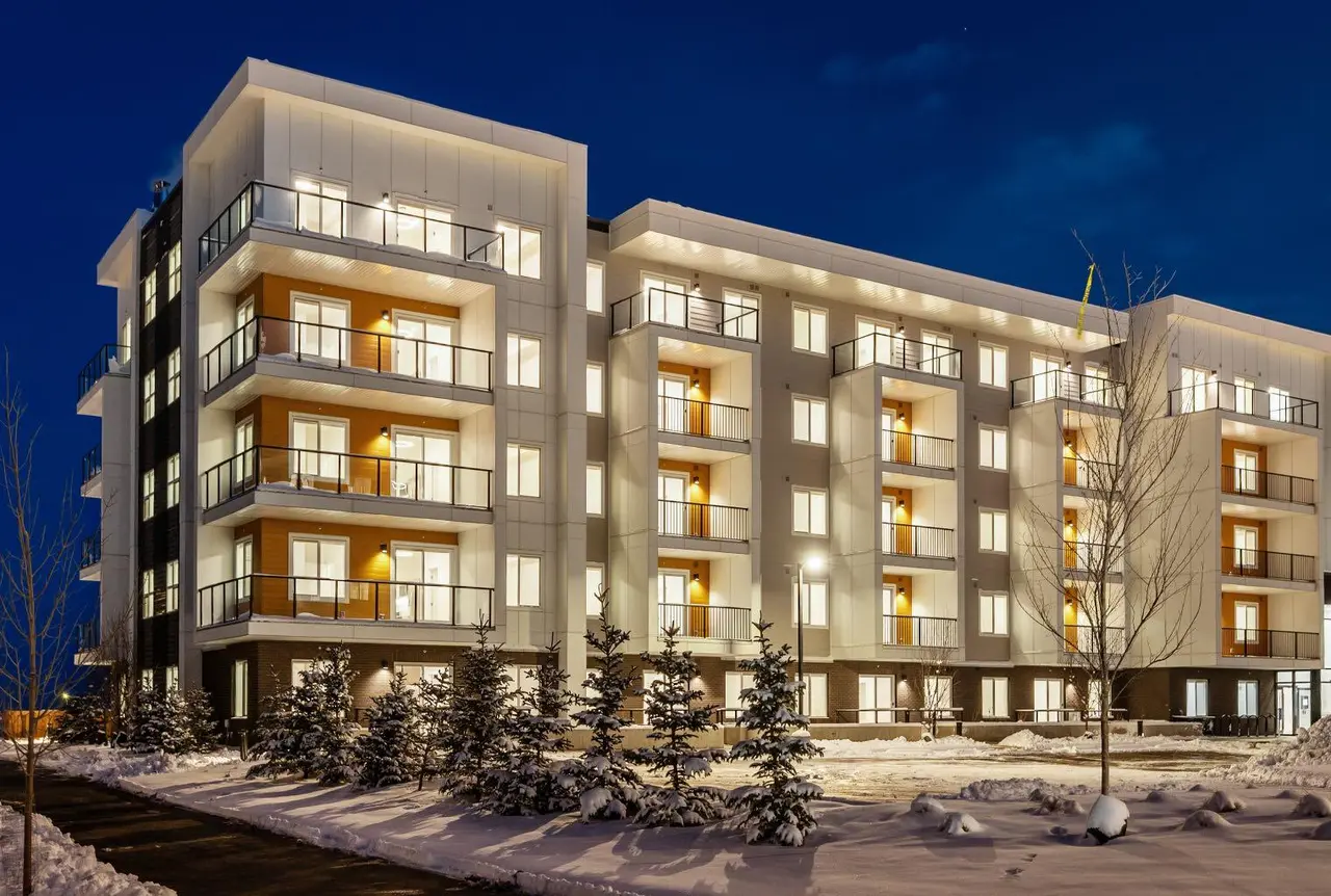 1110, 63 Corner Glen Crescent NE
