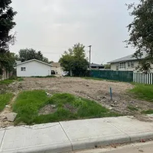 5827 60 Street