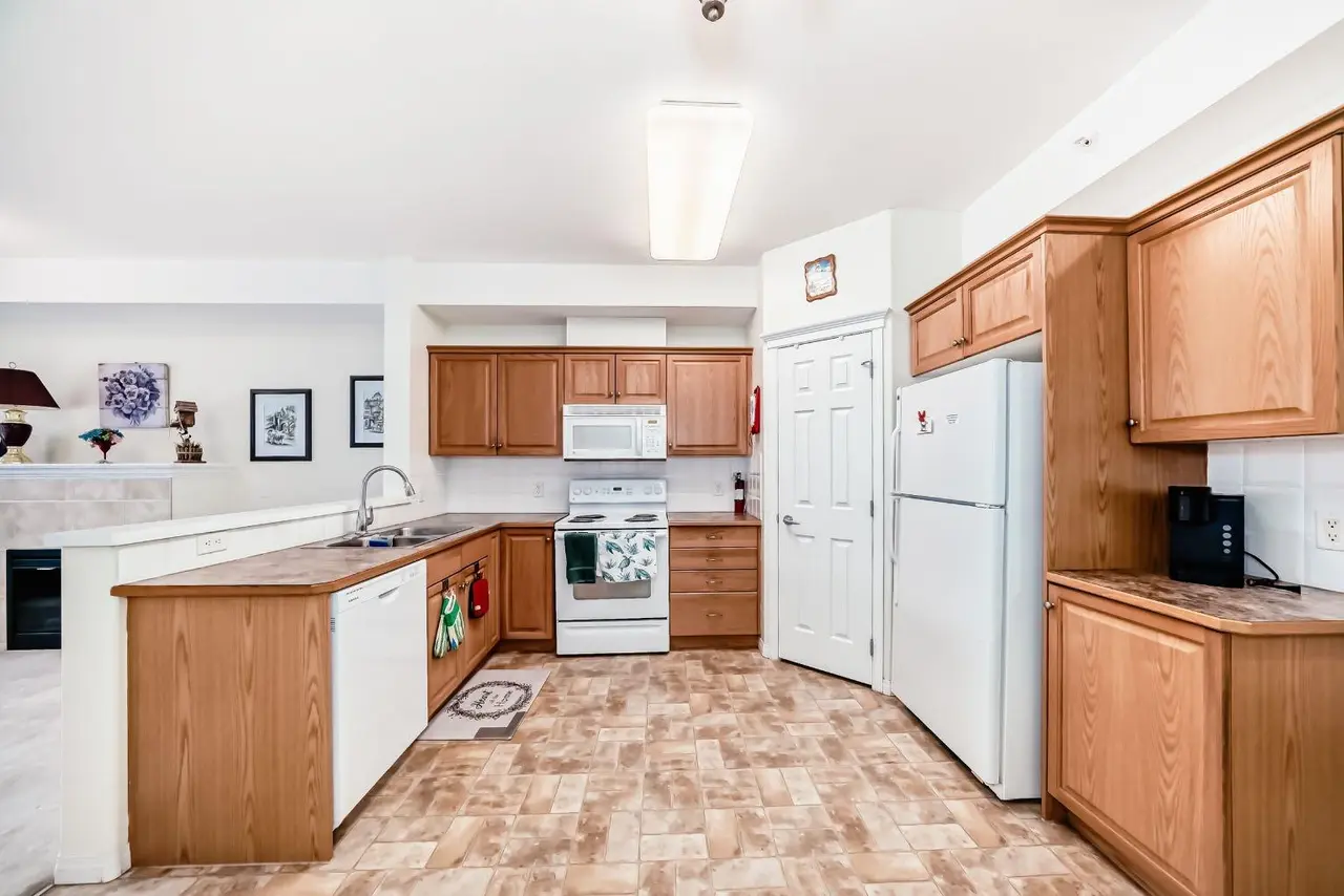 446, 15 Everstone Drive SW