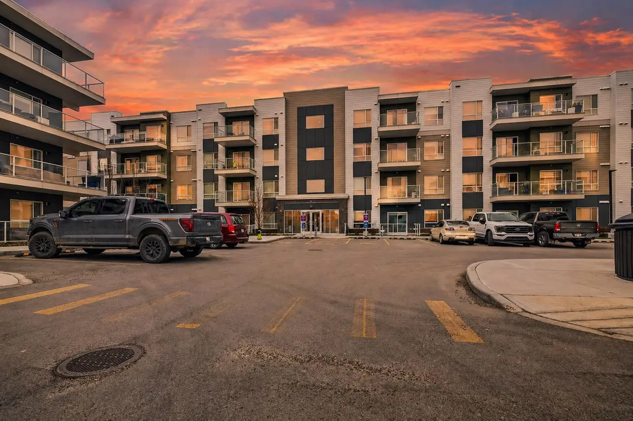 2313, 220 Seton Grove SE