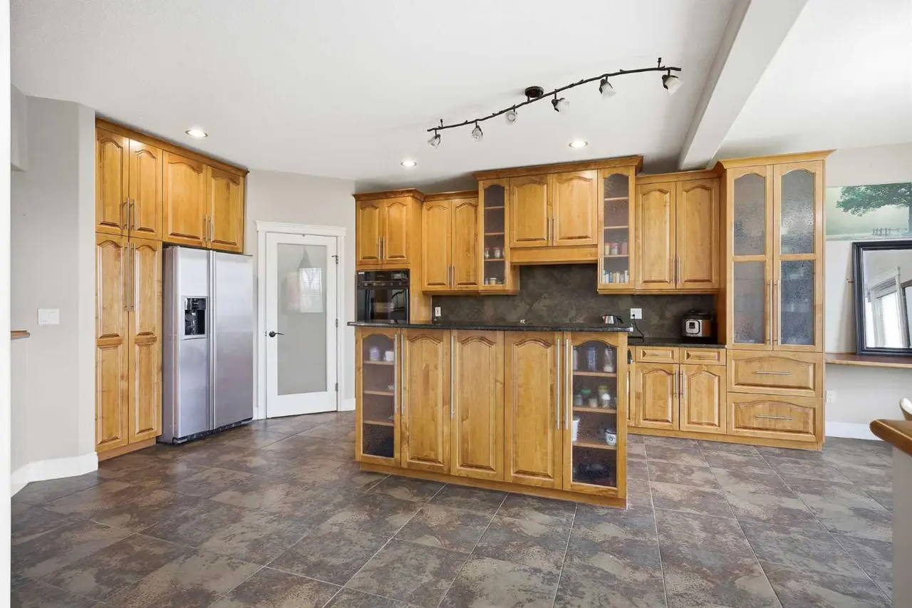 280135 Township Road 242  SE