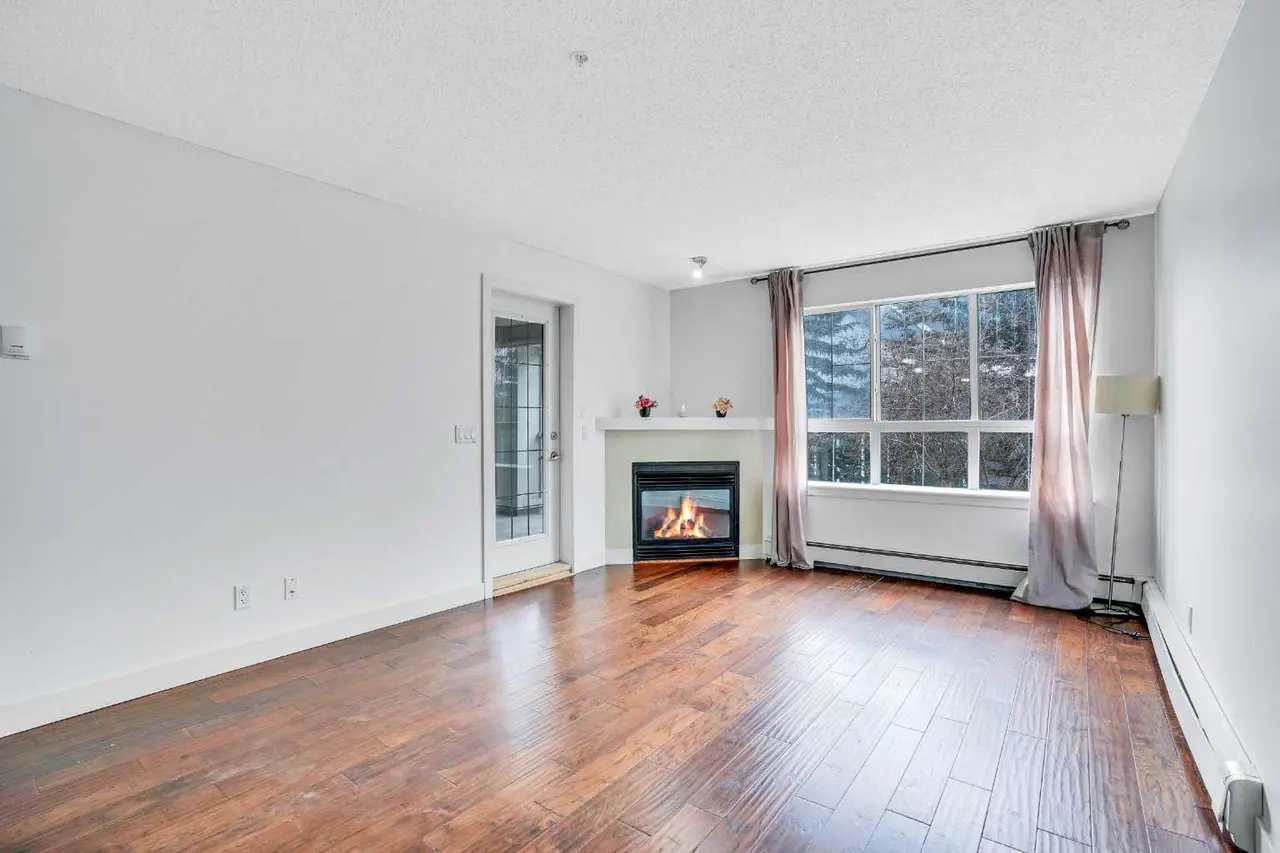 250, 35 Richard Court SW