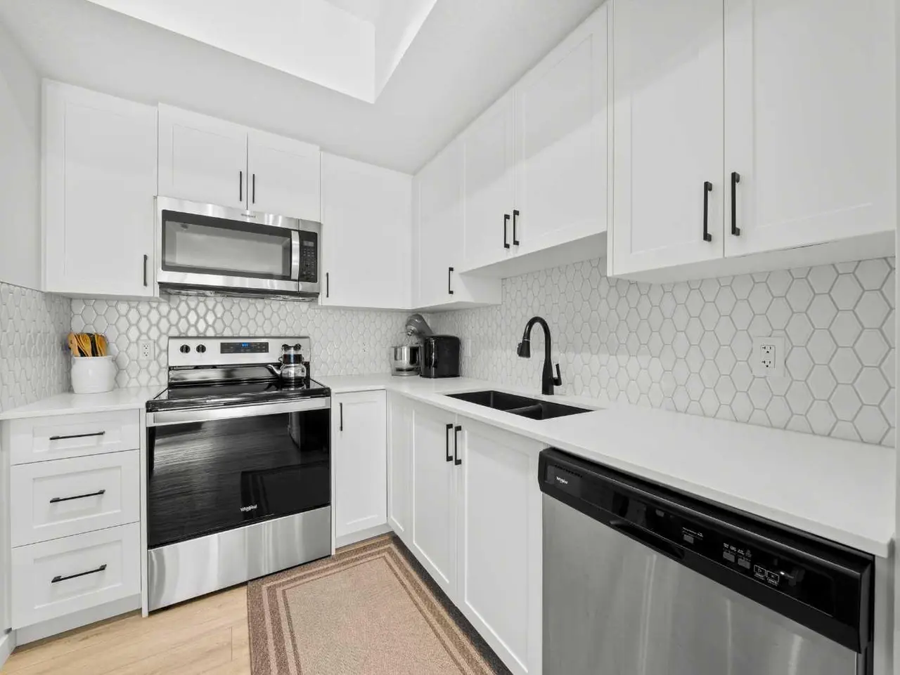 3111, 3727 Sage Hill  