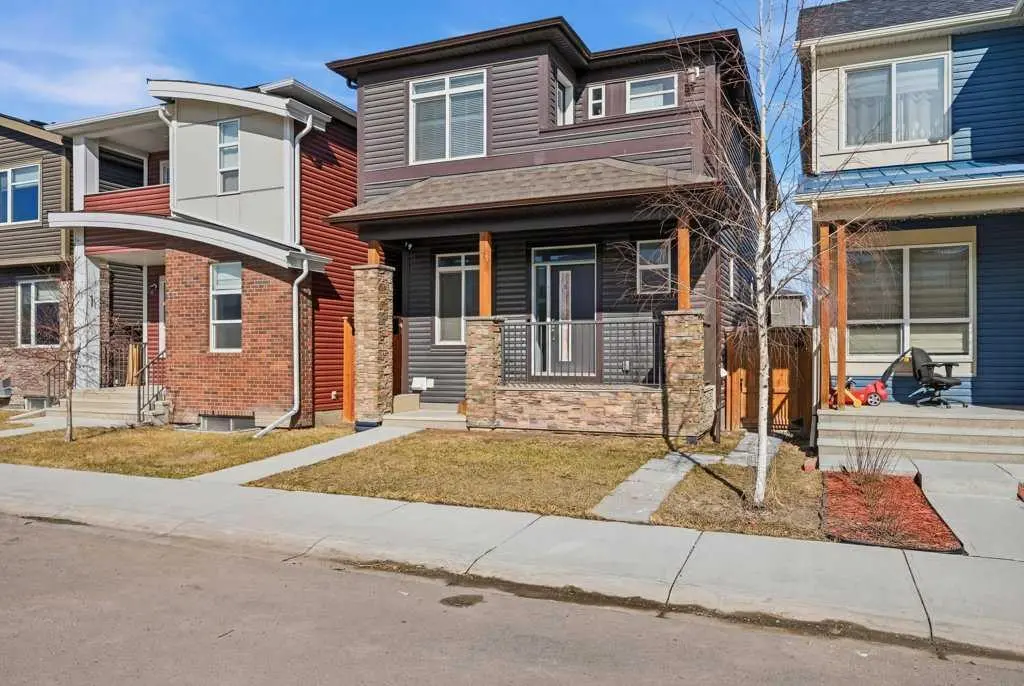 75 Howse Crescent NE