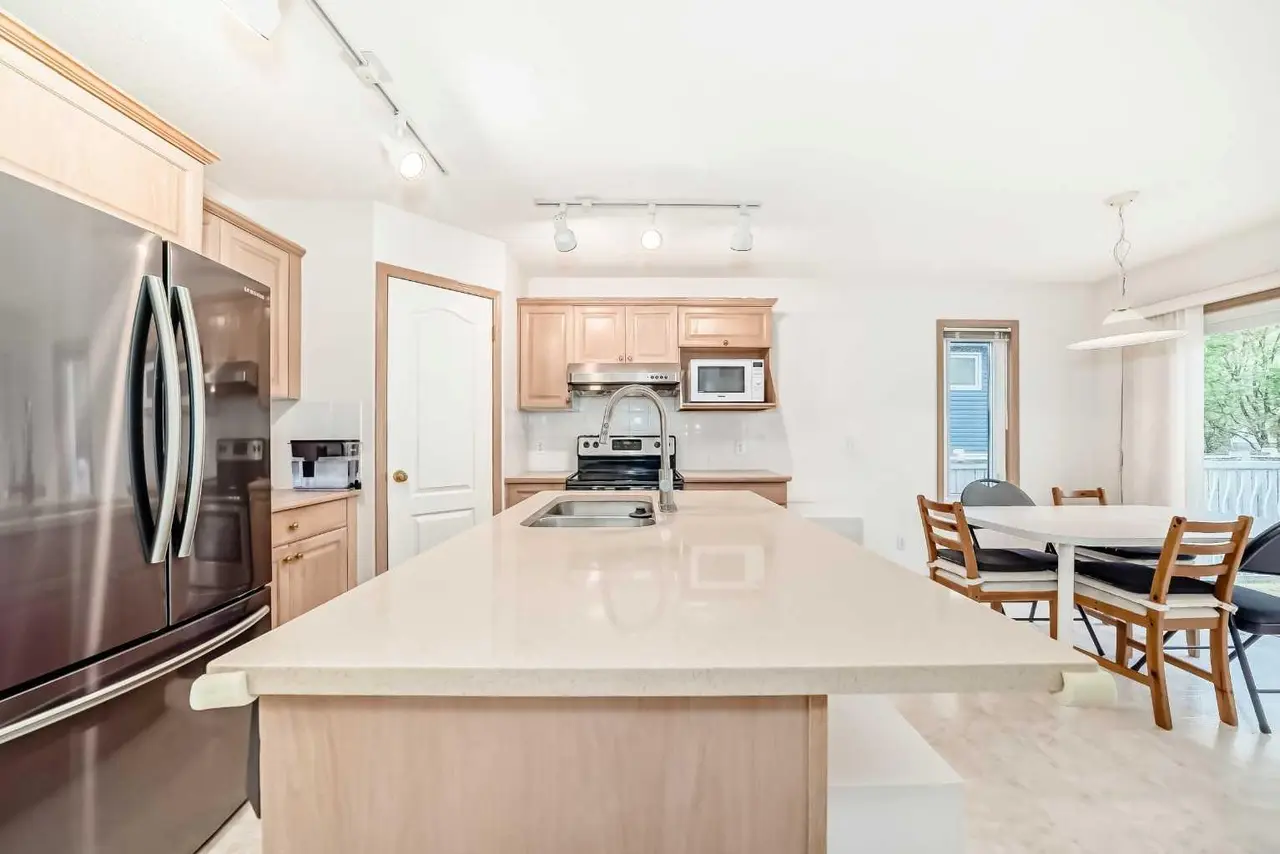 83 Hawkmount Green NW