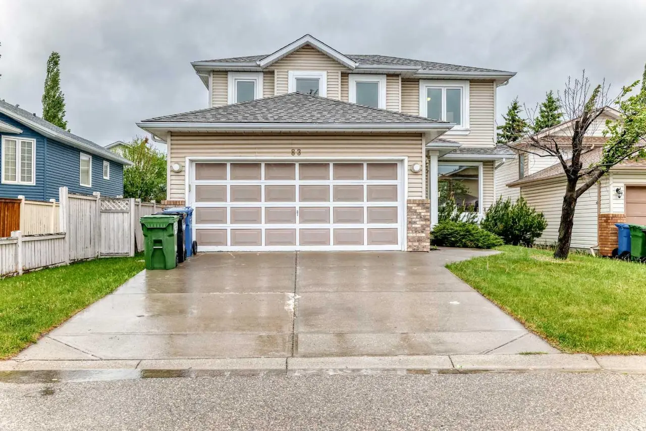 83 Hawkmount Green NW