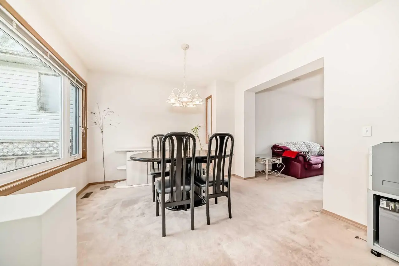 83 Hawkmount Green NW