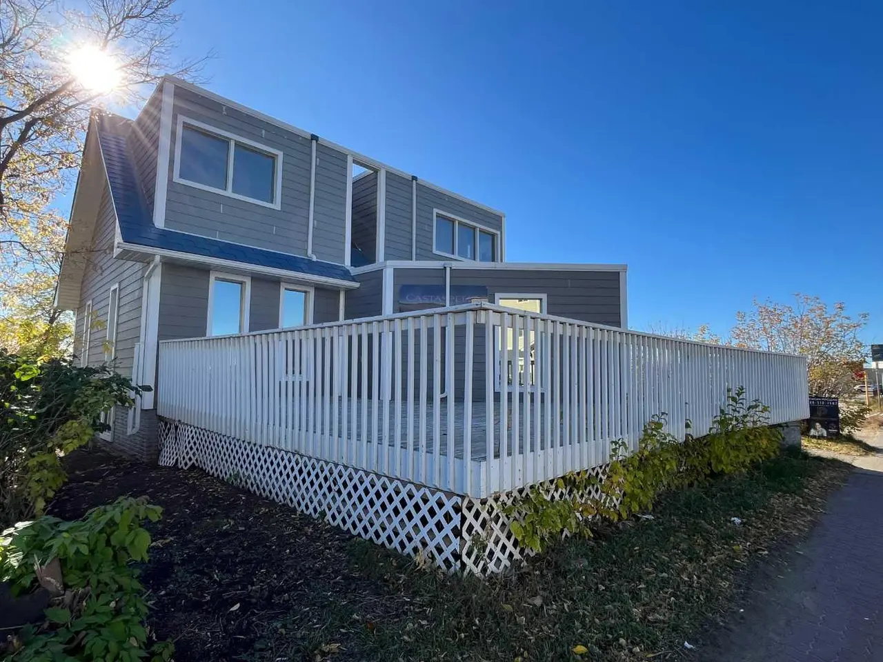 9731 100 Avenue 